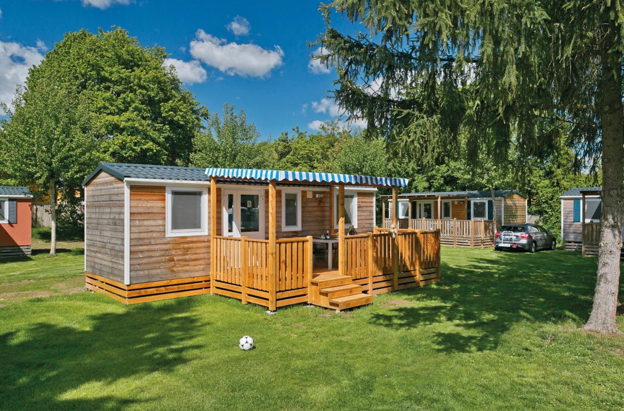 Knaus Campingpark Frickenhausen Фрикенхаузен на Майн Екстериор снимка